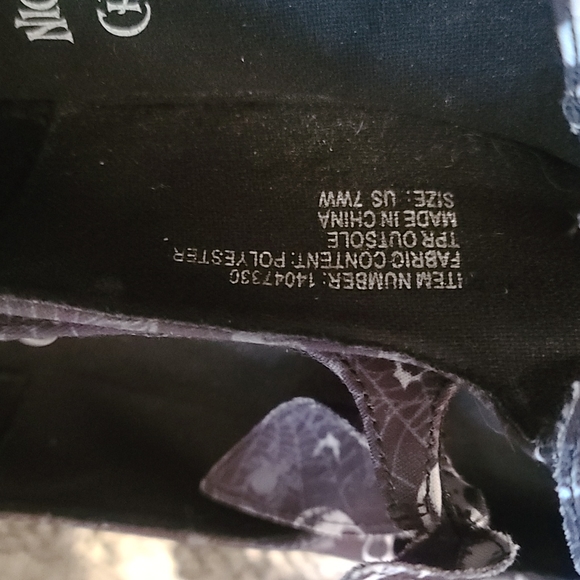 Disney Tim Burtons The Nightmare Before Christmas Womans Flats With Bow - Picture 3 of 5